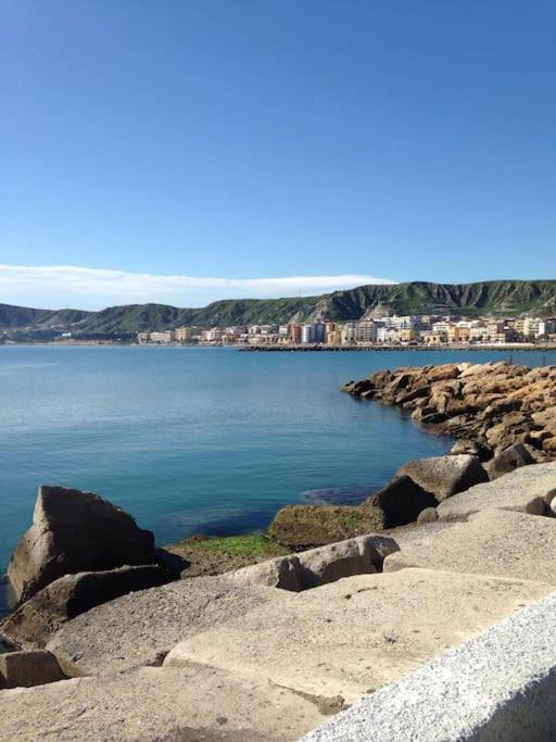Comodo Appartamento A Crotone Exteriör bild