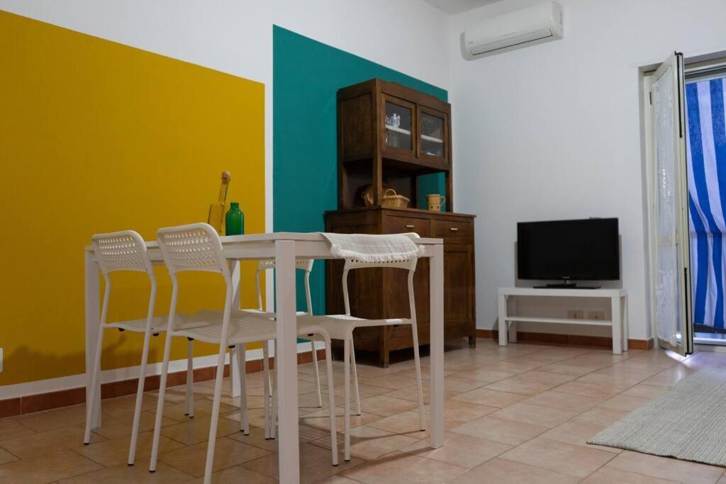 Comodo Appartamento A Crotone Exteriör bild